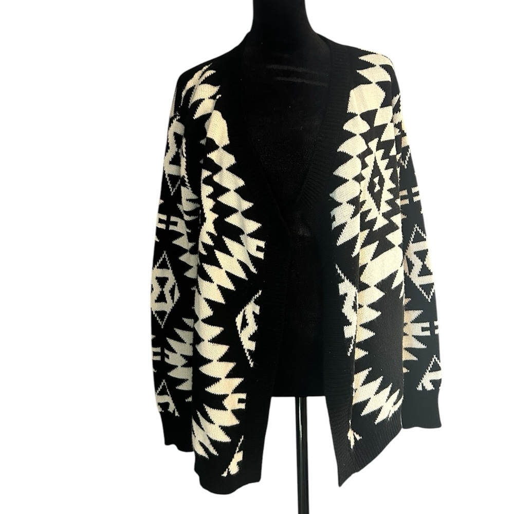 Ci Sono Open Front Cardigan Black and Cream Aztec Print Size S/M